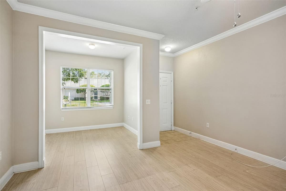 405 SOUTHERN PECAN CIRCLE — photo 3 of 58