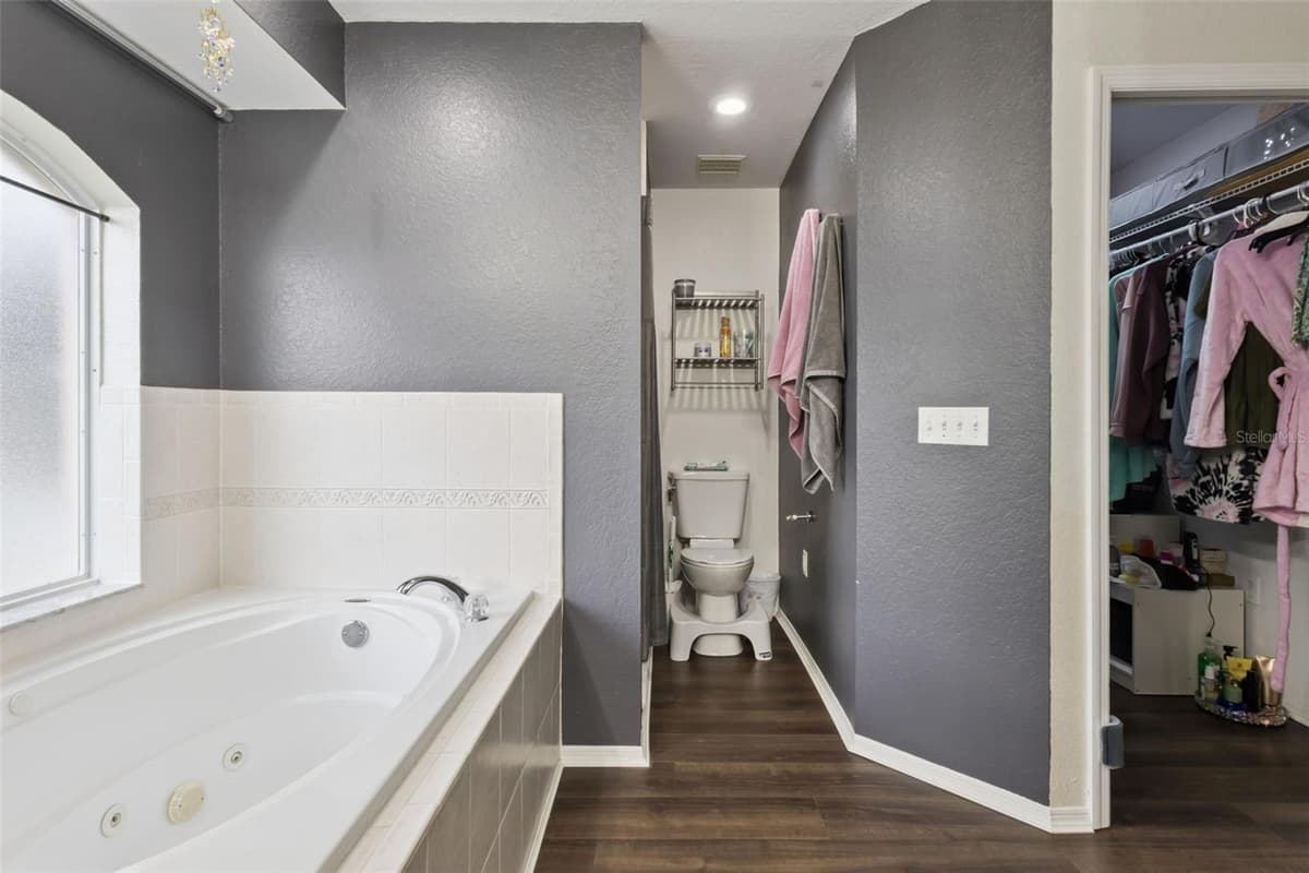 7973 OAK RUN CIRCLE — photo 24 of 40