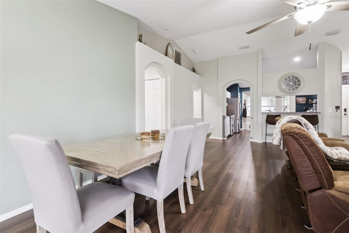 7973 OAK RUN CIRCLE — photo 8 of 40