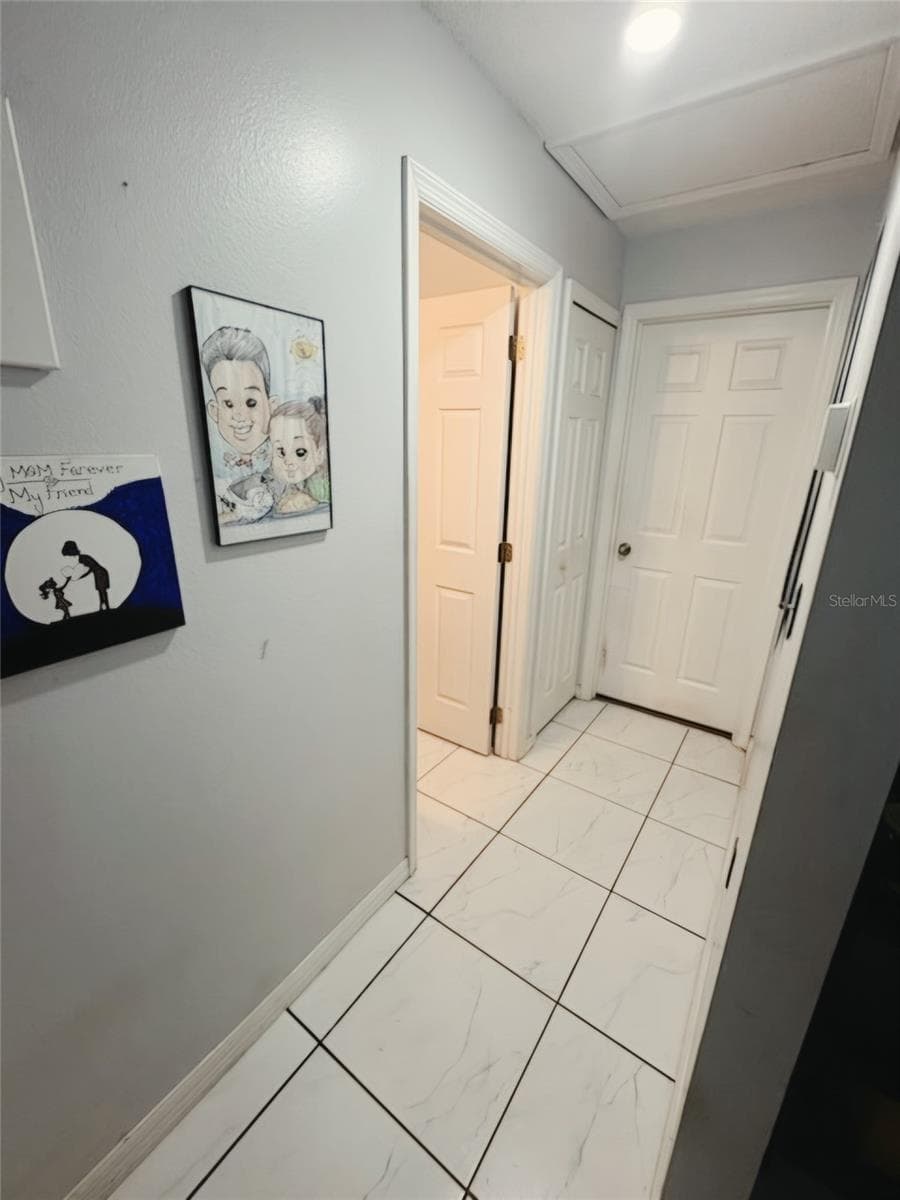 324 CASTERTON CIRCLE — photo 7 of 14