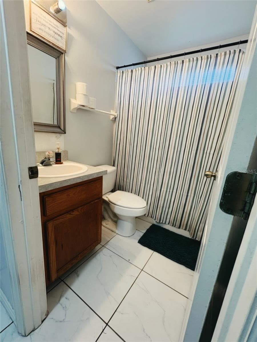 324 CASTERTON CIRCLE — photo 9 of 14