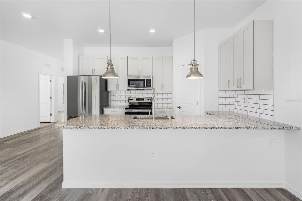 1306-1308 SAXONY CIRCLE — photo 3 of 6