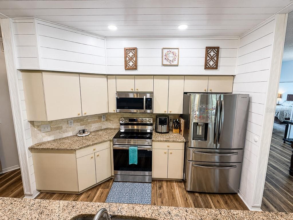 859 HARBOR HILL DRIVE — photo 18 of 58
