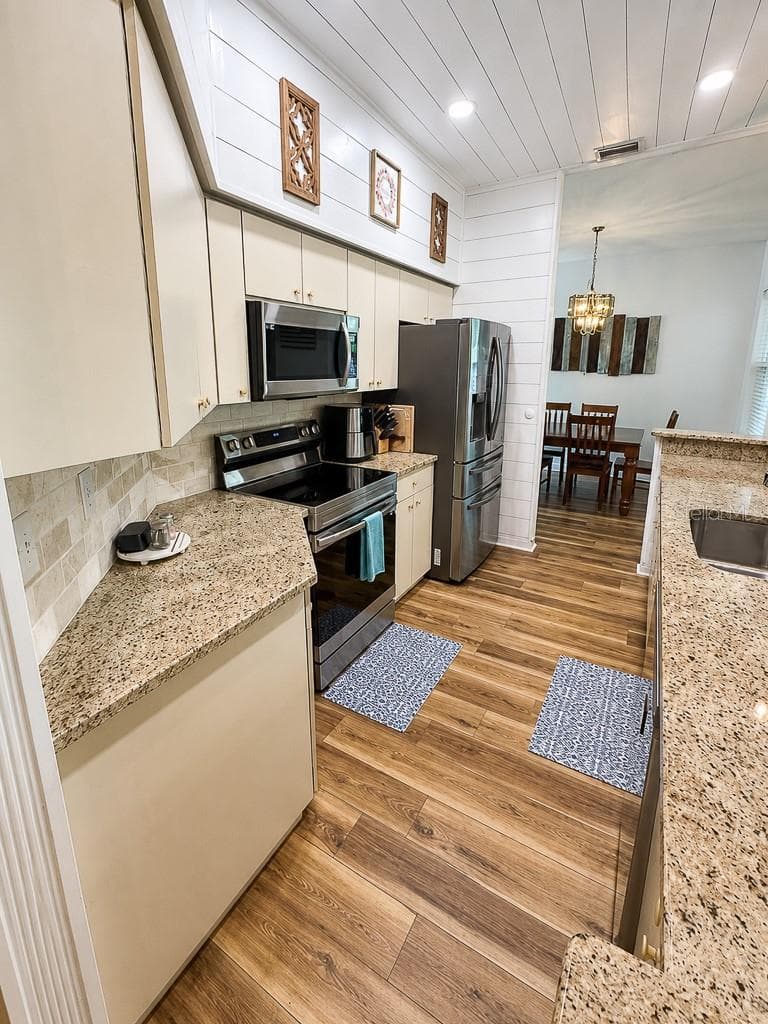 859 HARBOR HILL DRIVE — photo 17 of 58
