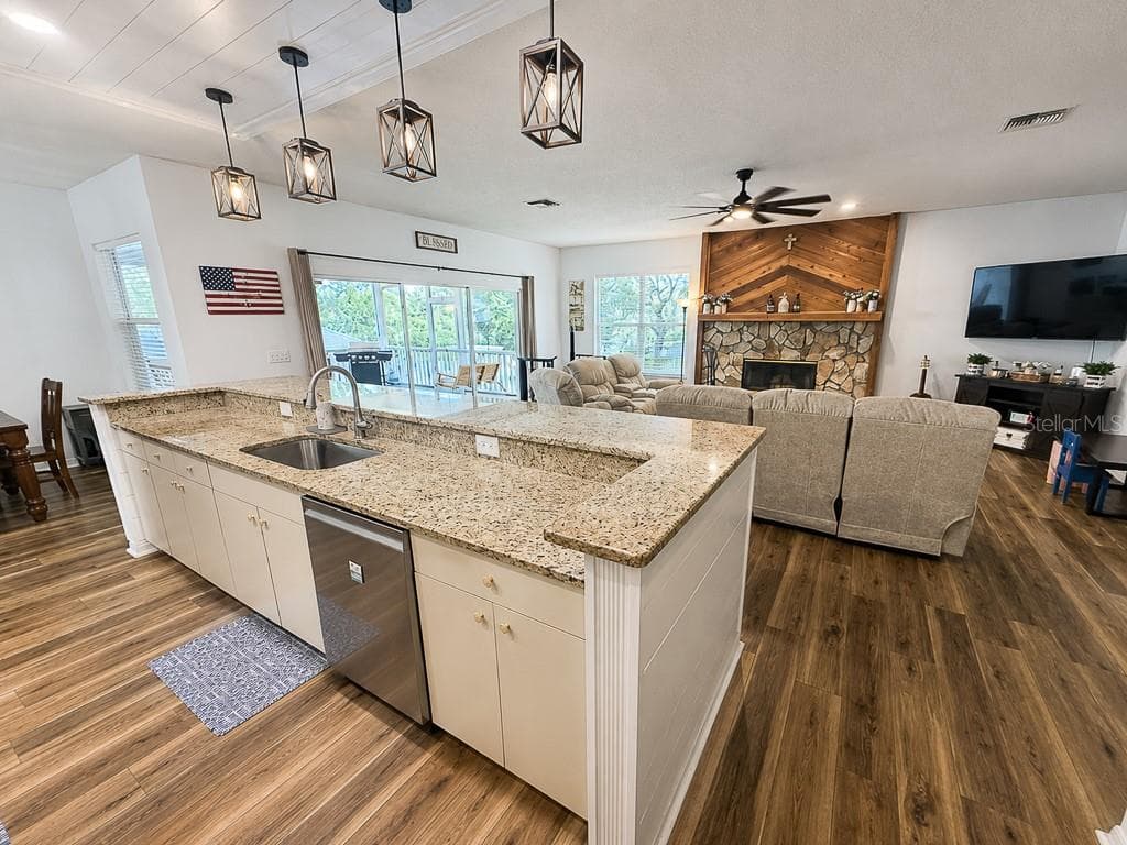 859 HARBOR HILL DRIVE — photo 16 of 58