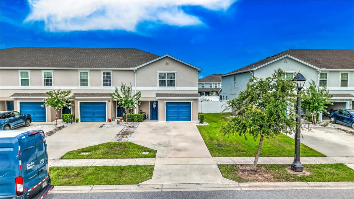 2933 FIELDWOOD CIRCLE — photo 4 of 47