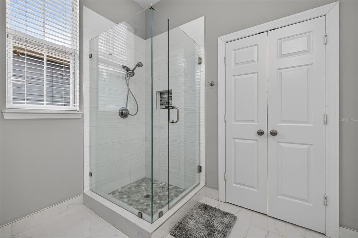 167 LONGVIEW AVENUE — photo 26 of 59