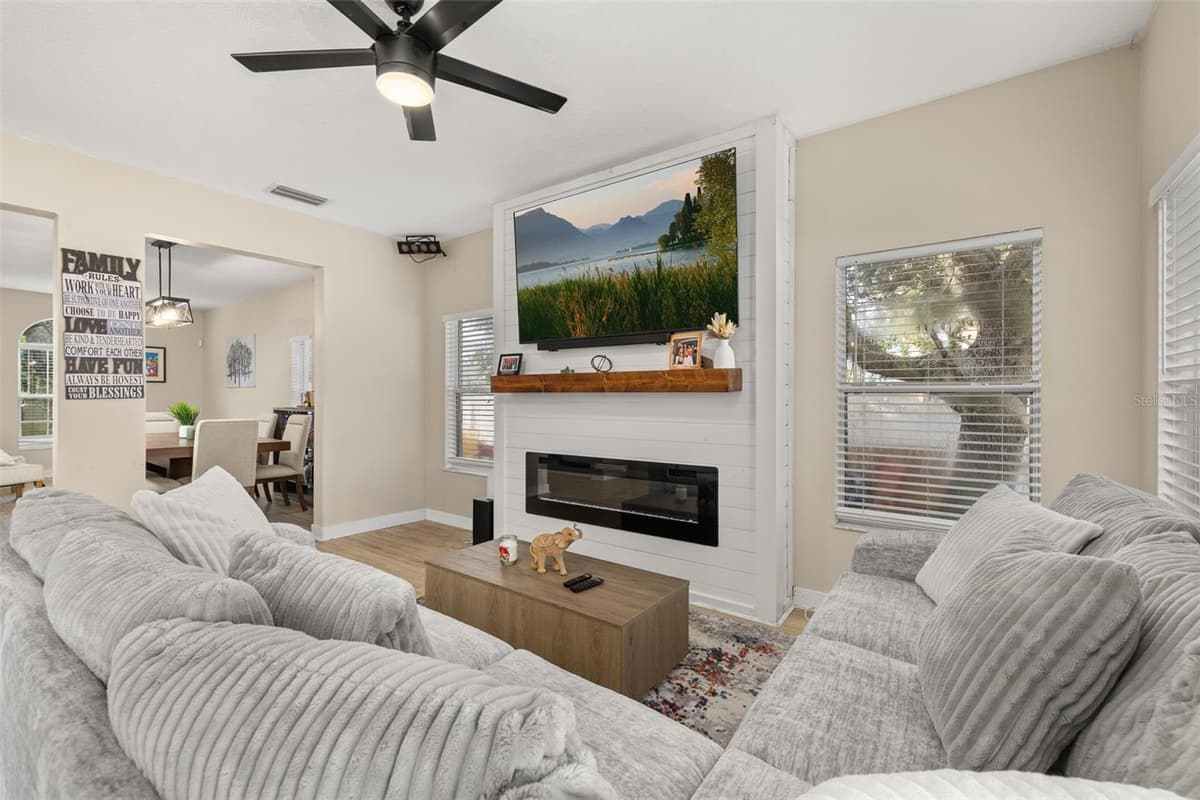 1404 SWAINSON COURT — photo 12 of 62