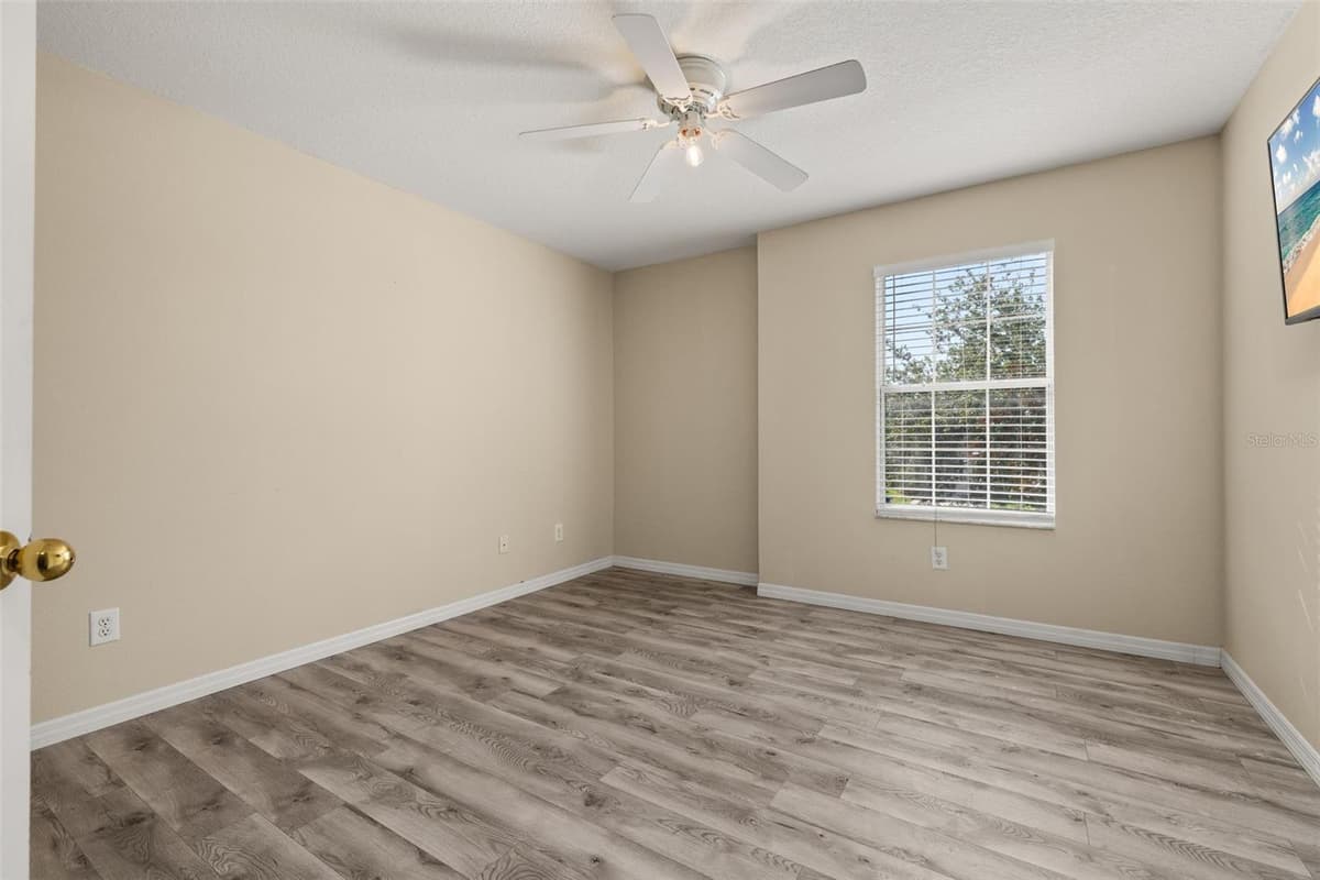 1404 SWAINSON COURT — photo 27 of 62