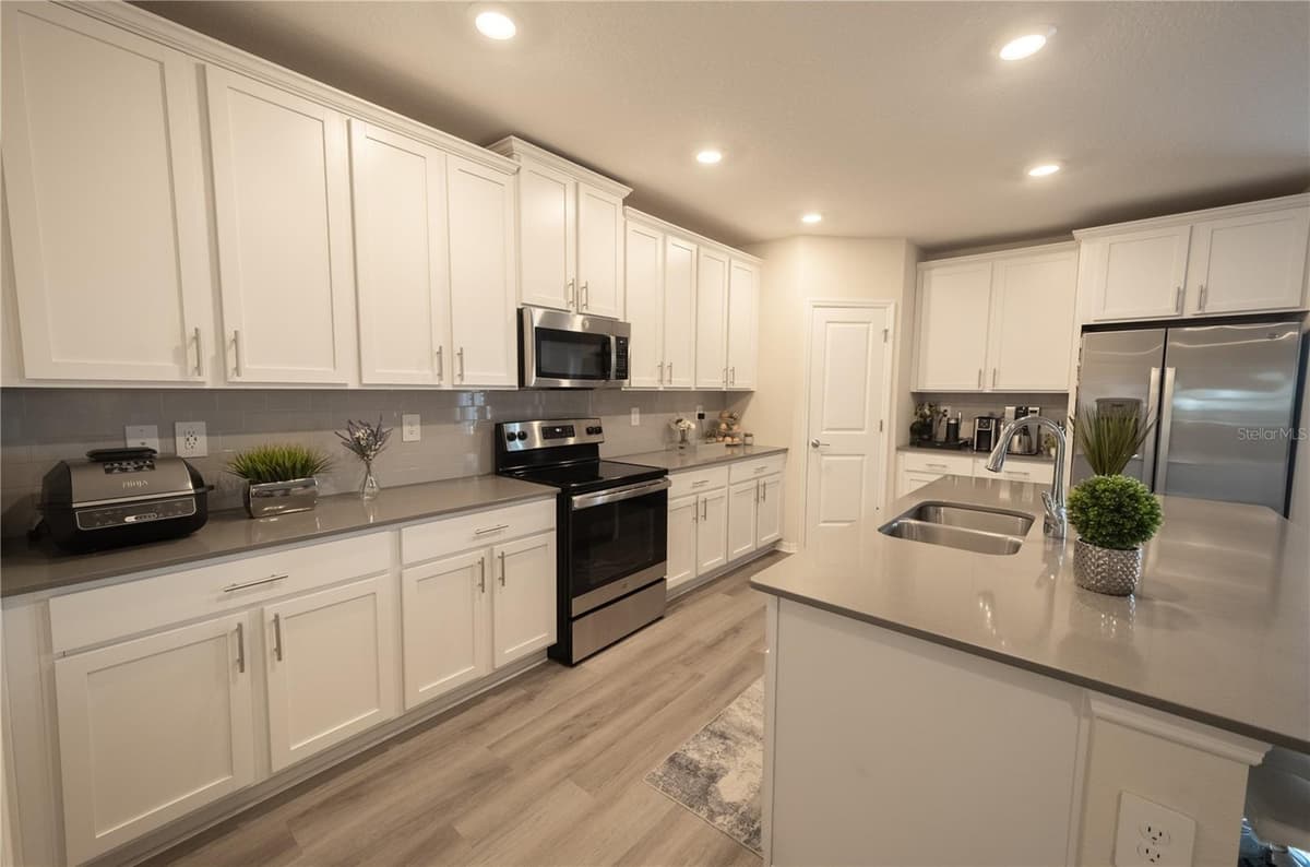 2825 MULLER OAK LOOP — photo 9 of 27