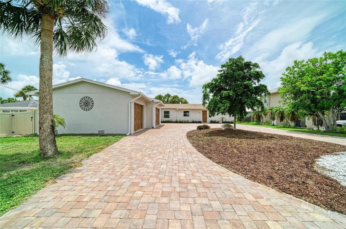 211 BAHIA VISTA DRIVE — photo 7 of 57