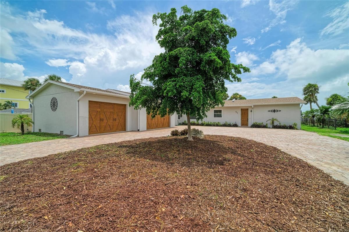 211 BAHIA VISTA DRIVE — photo 6 of 57