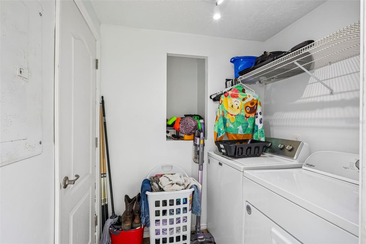 8620 INDIAN RIDGE TRAIL — photo 7 of 33