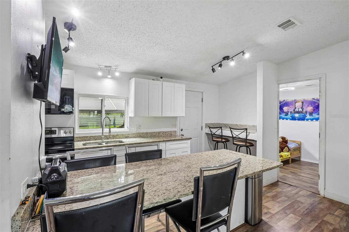 8620 INDIAN RIDGE TRAIL — photo 21 of 33