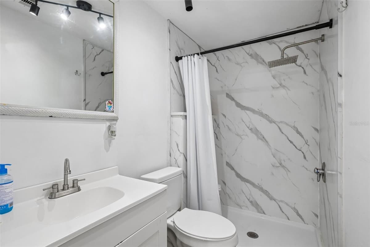8620 INDIAN RIDGE TRAIL — photo 11 of 33