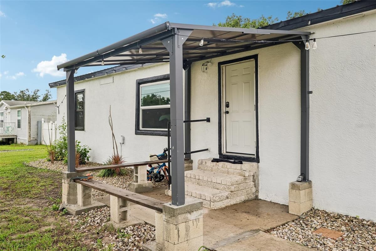 8620 INDIAN RIDGE TRAIL — photo 4 of 33