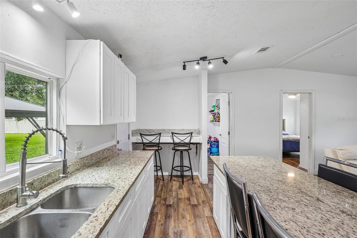 8620 INDIAN RIDGE TRAIL — photo 18 of 33