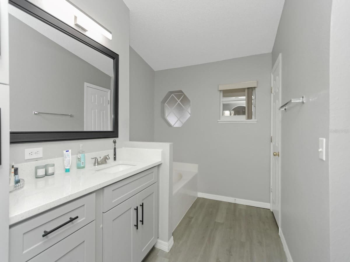 2927 ELBIB DR — photo 14 of 24