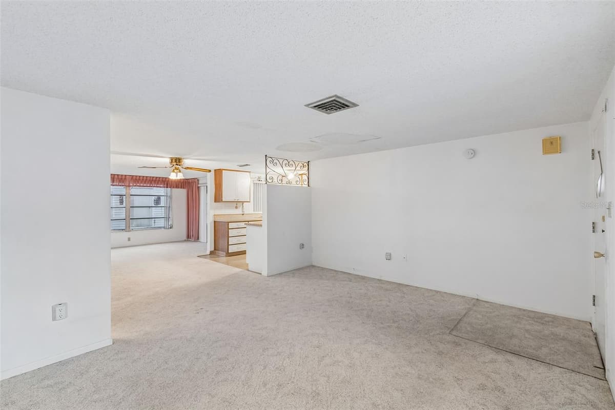 7520 BOUGENVILLE DRIVE — photo 7 of 26