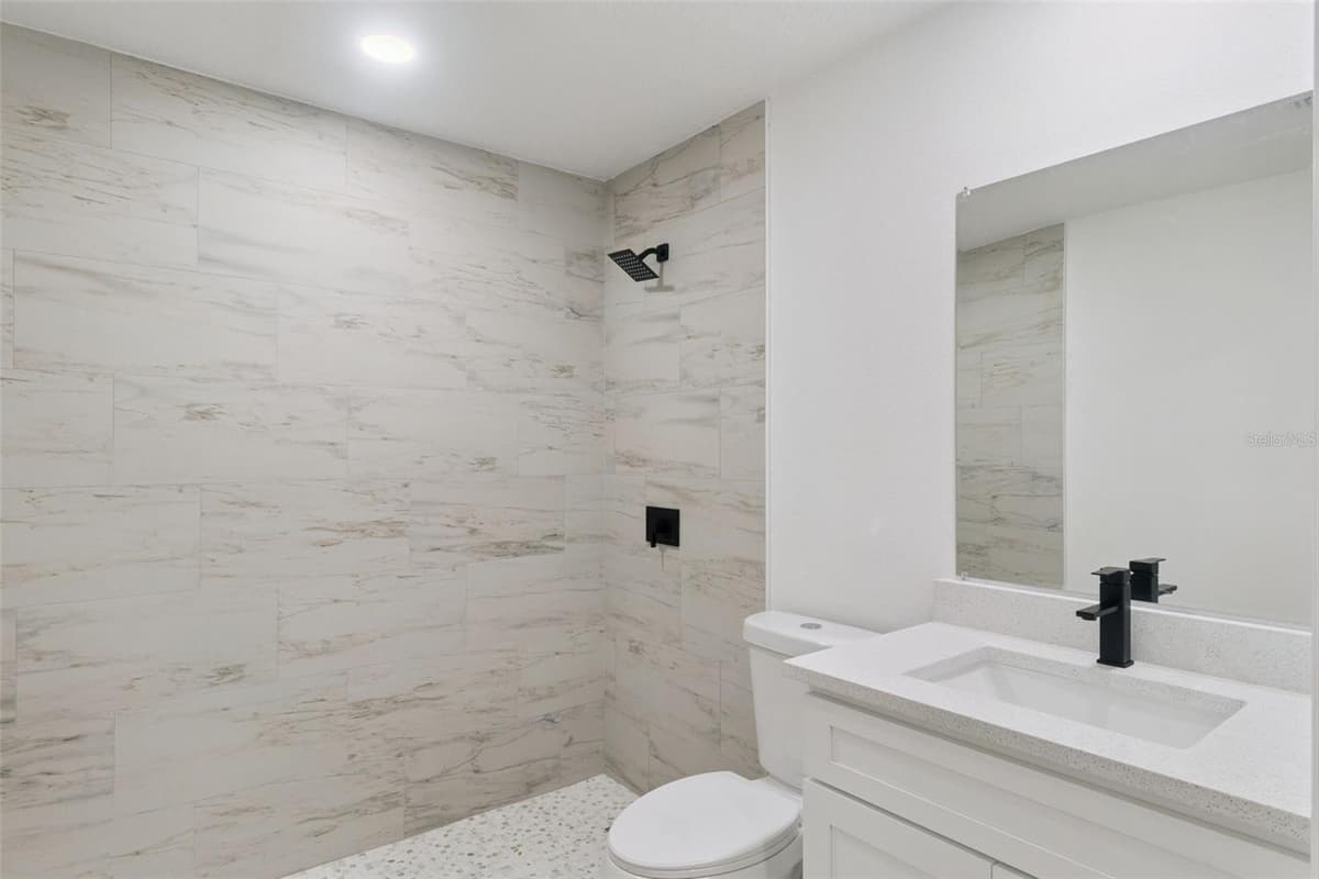 218 LAVENDER COURT — photo 27 of 52