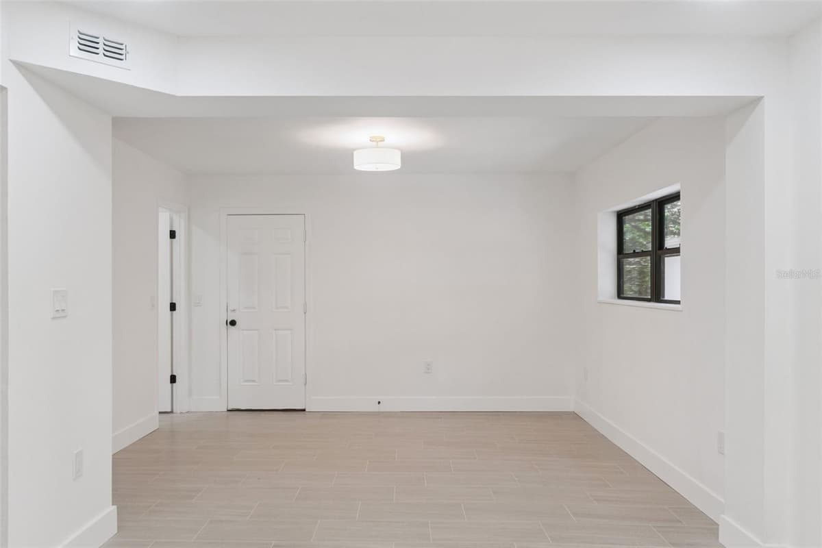 218 LAVENDER COURT — photo 24 of 52