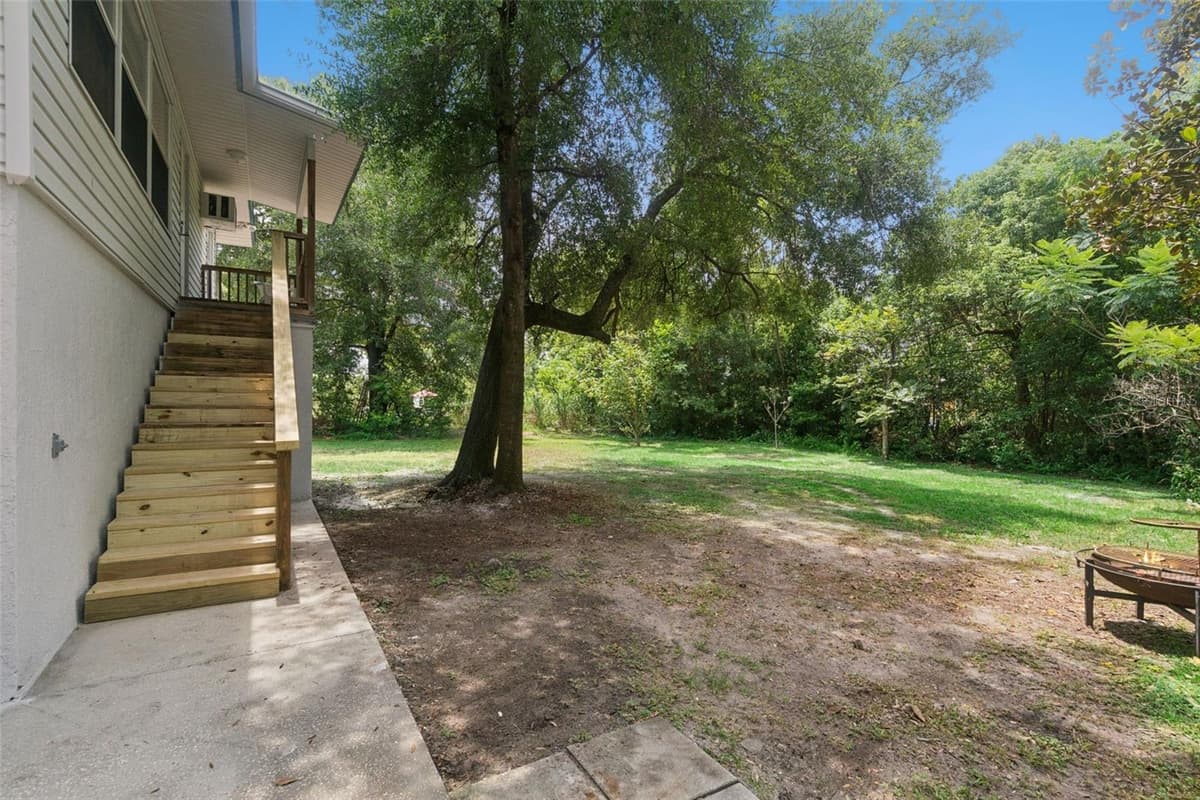 218 LAVENDER COURT — photo 41 of 52