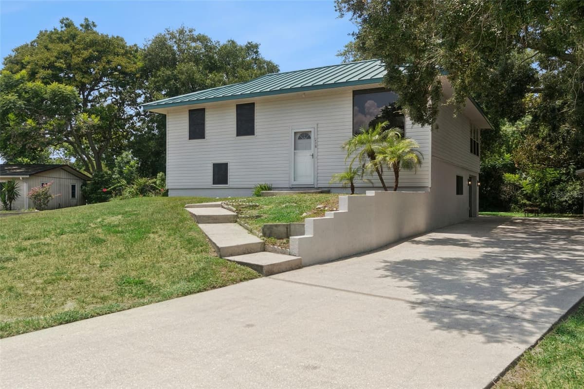218 LAVENDER COURT — photo 6 of 52