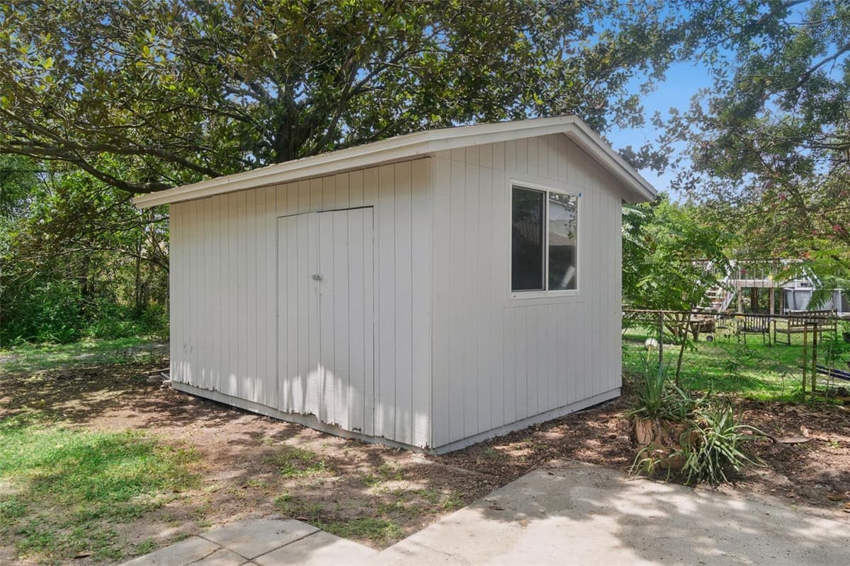 218 LAVENDER COURT — photo 42 of 52