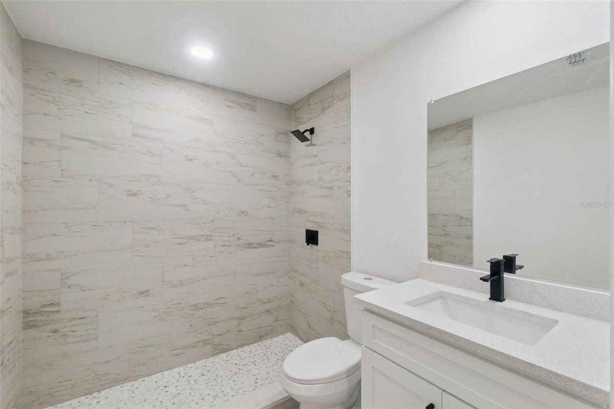 218 LAVENDER COURT — photo 30 of 52