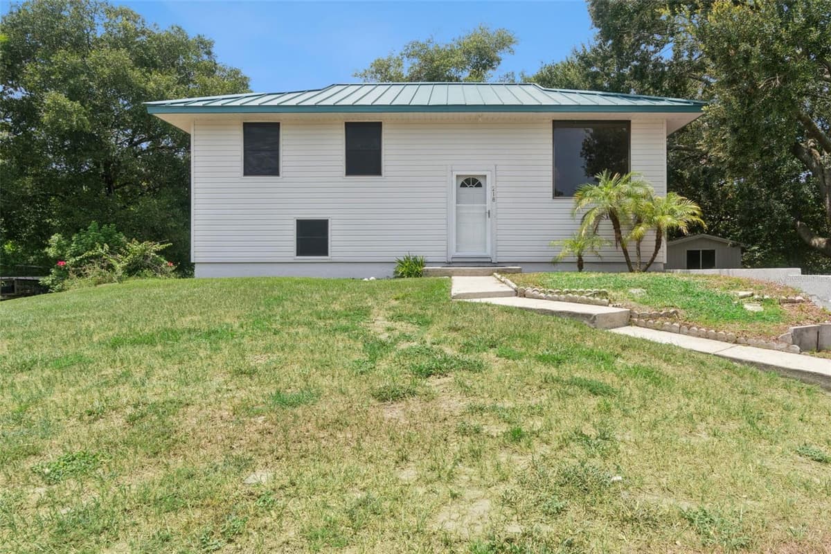 218 LAVENDER COURT — photo 4 of 52
