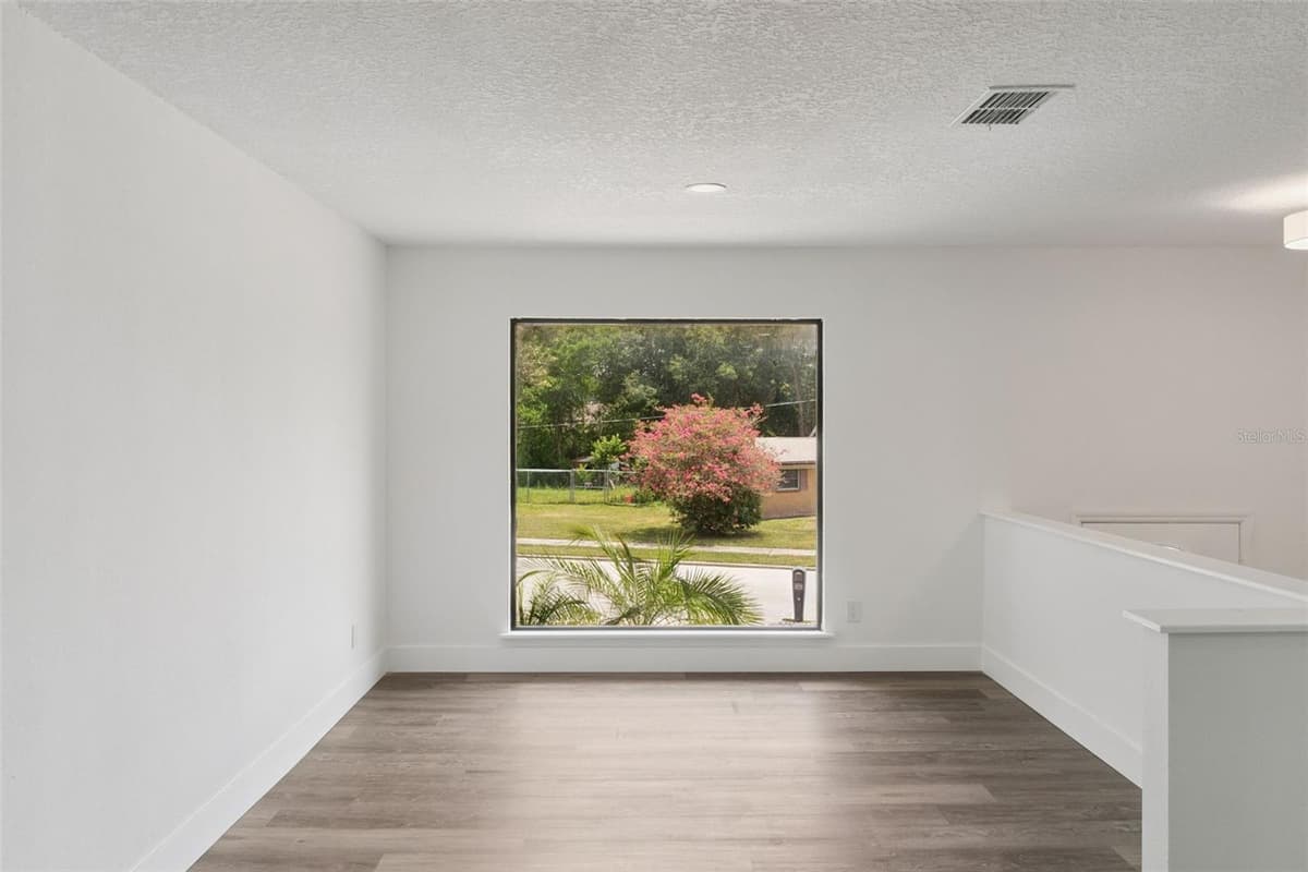 218 LAVENDER COURT — photo 12 of 52