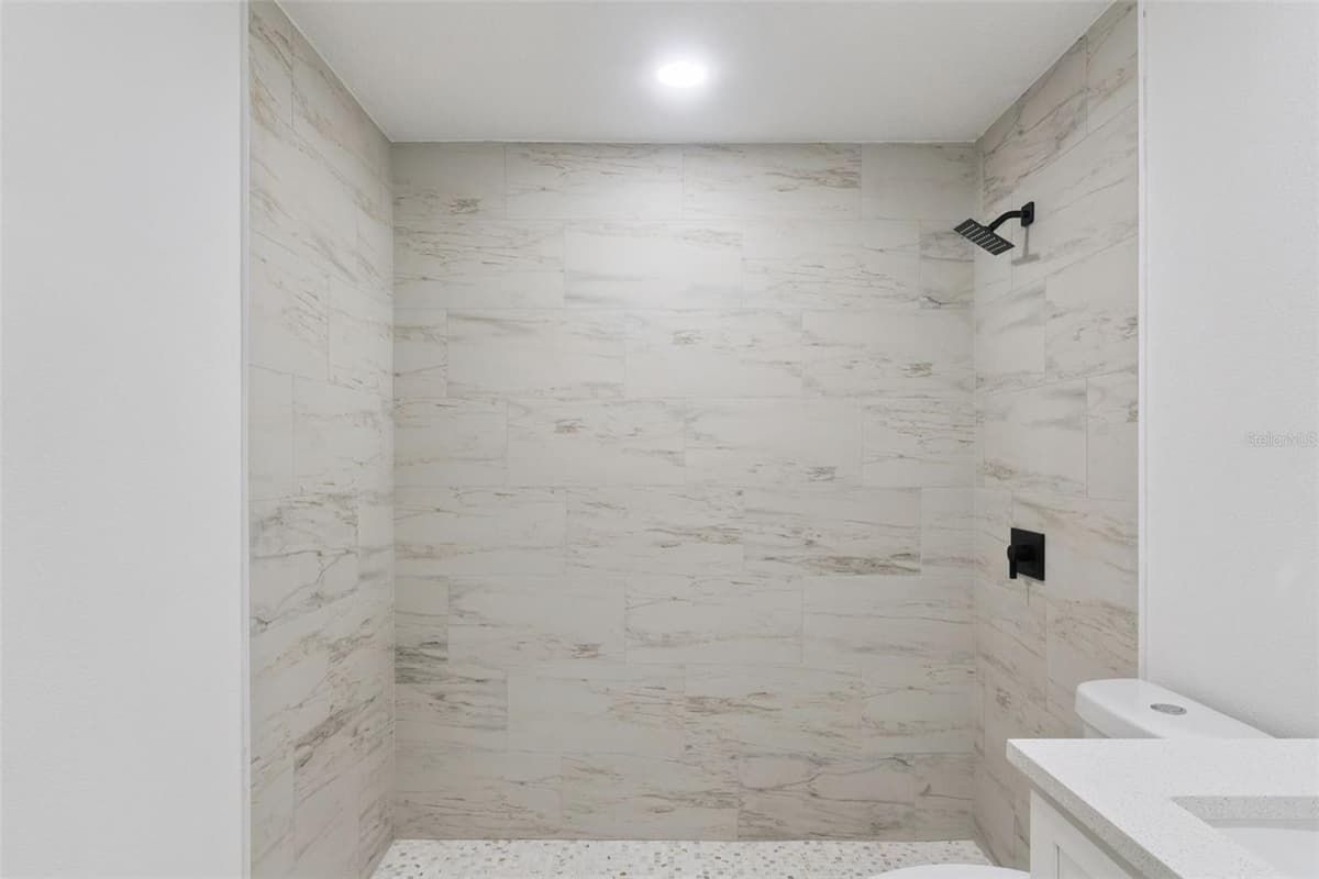218 LAVENDER COURT — photo 29 of 52