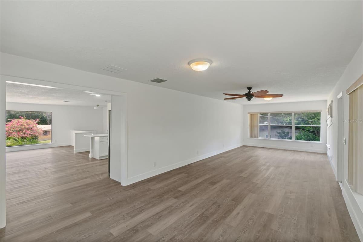 218 LAVENDER COURT — photo 16 of 52