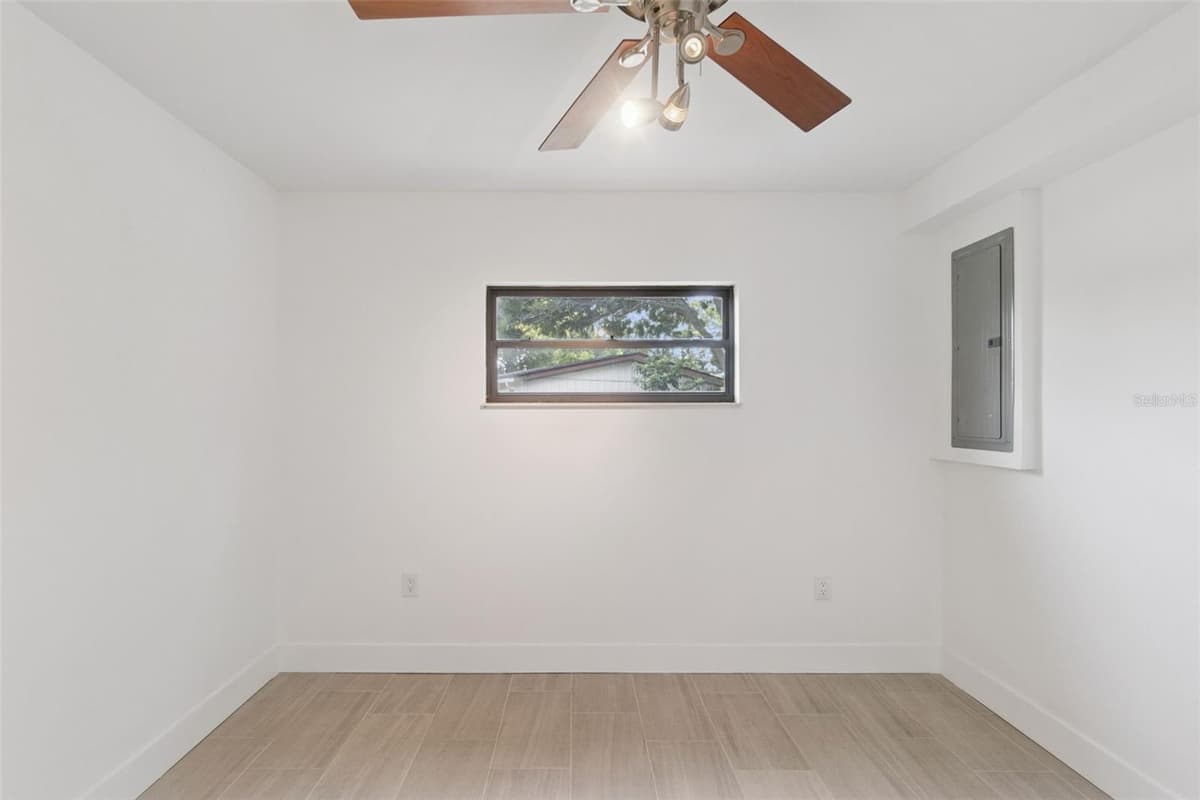 218 LAVENDER COURT — photo 20 of 52