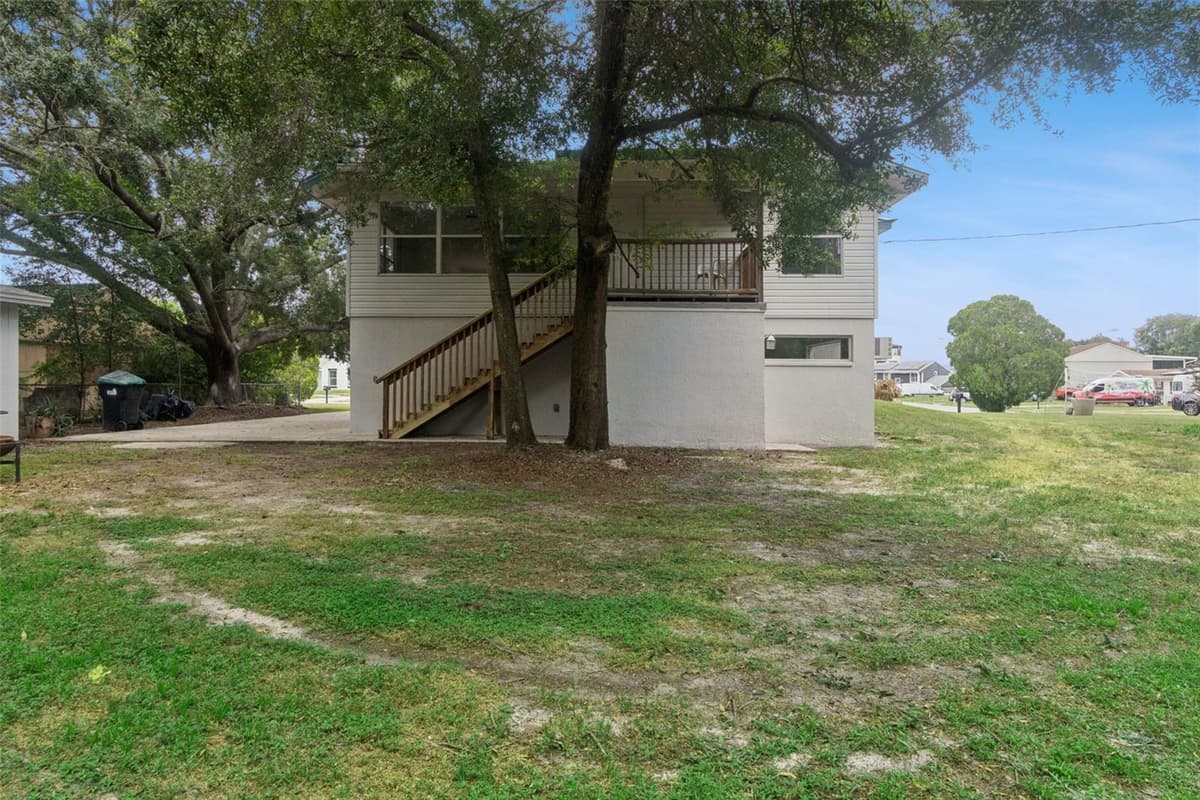218 LAVENDER COURT — photo 39 of 52