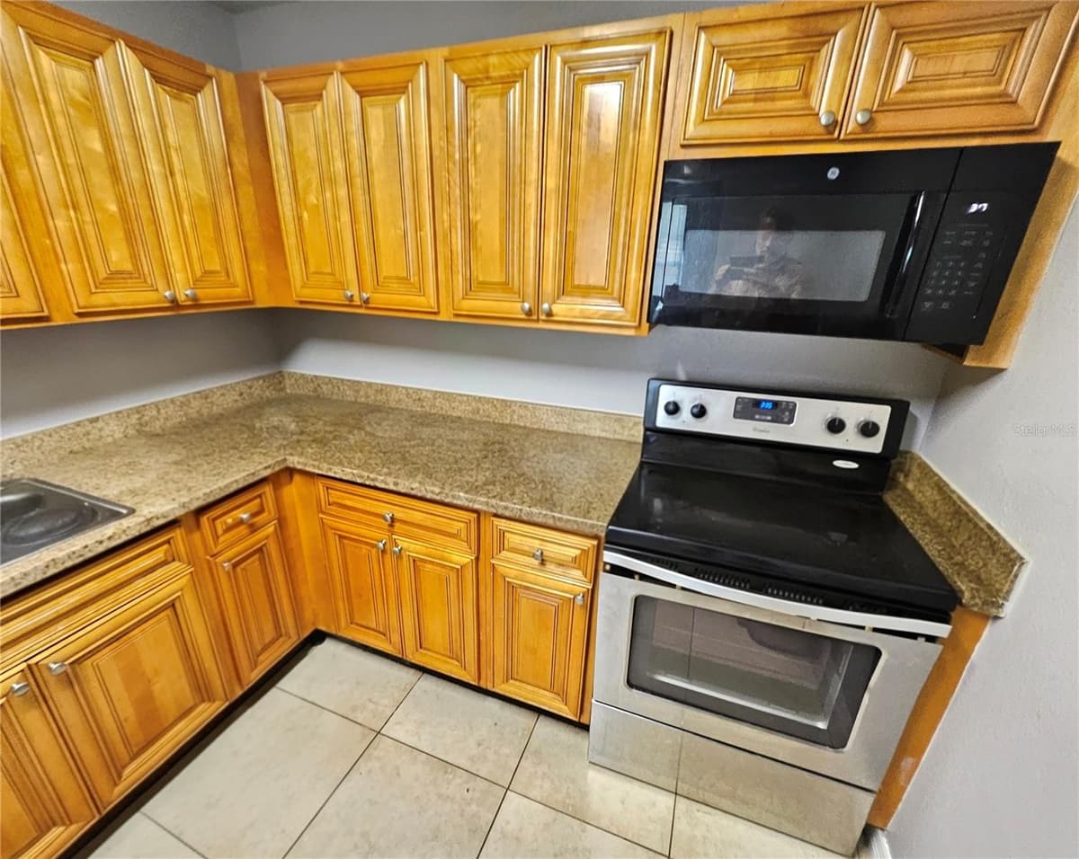 4073 DIJON DRIVE — photo 13 of 25