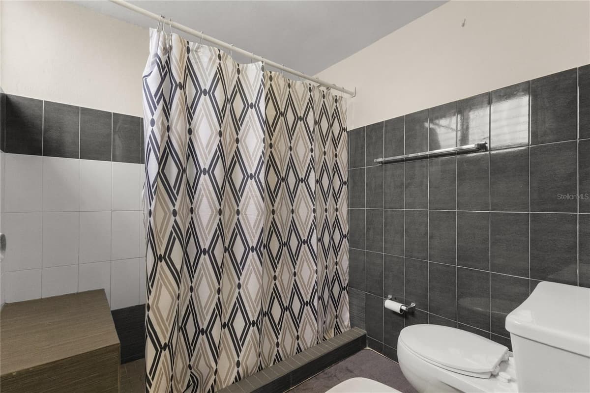 111 CALLE DONCELLA — photo 15 of 40