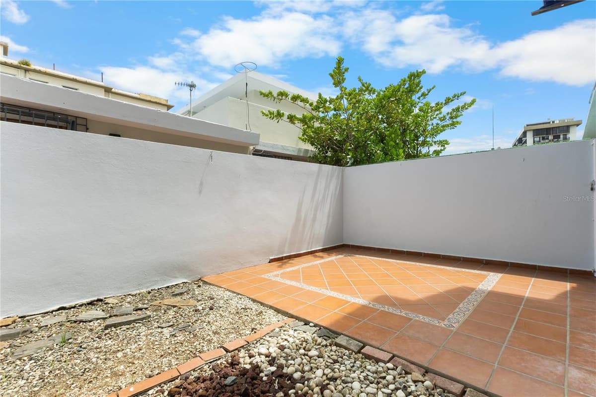 111 CALLE DONCELLA — photo 35 of 40