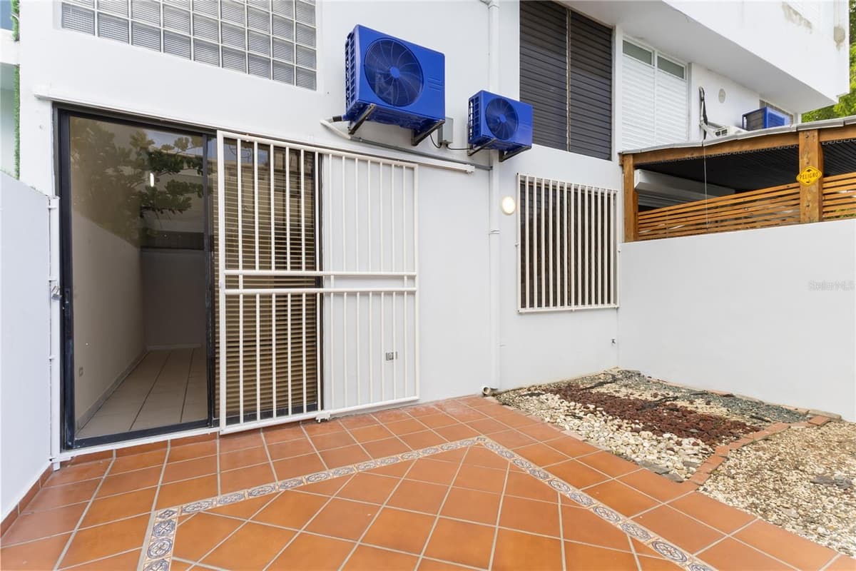 111 CALLE DONCELLA — photo 32 of 40