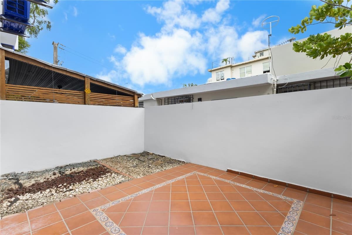 111 CALLE DONCELLA — photo 31 of 40