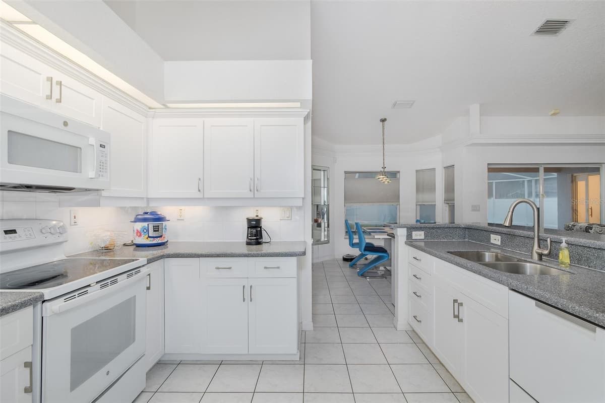 3138 ELLINGTON WAY — photo 6 of 31