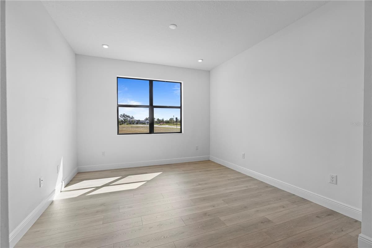 5028 LOWLAND TERRACE — photo 16 of 64