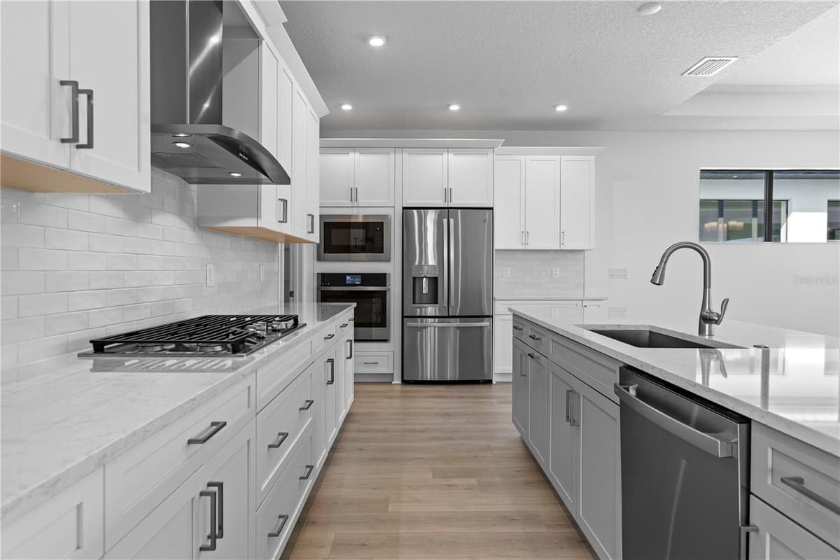5028 LOWLAND TERRACE — photo 4 of 64