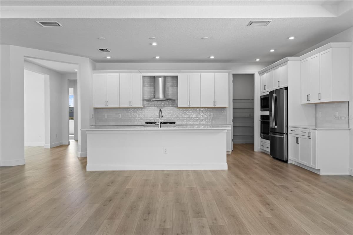 5028 LOWLAND TERRACE — photo 3 of 64