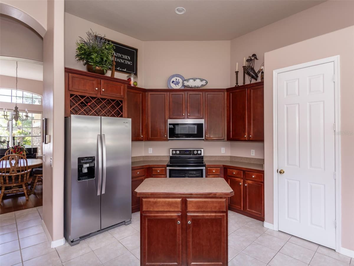 1733 BRIDGETS COURT — photo 12 of 42