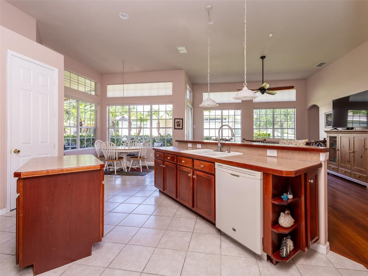 1733 BRIDGETS COURT — photo 13 of 42
