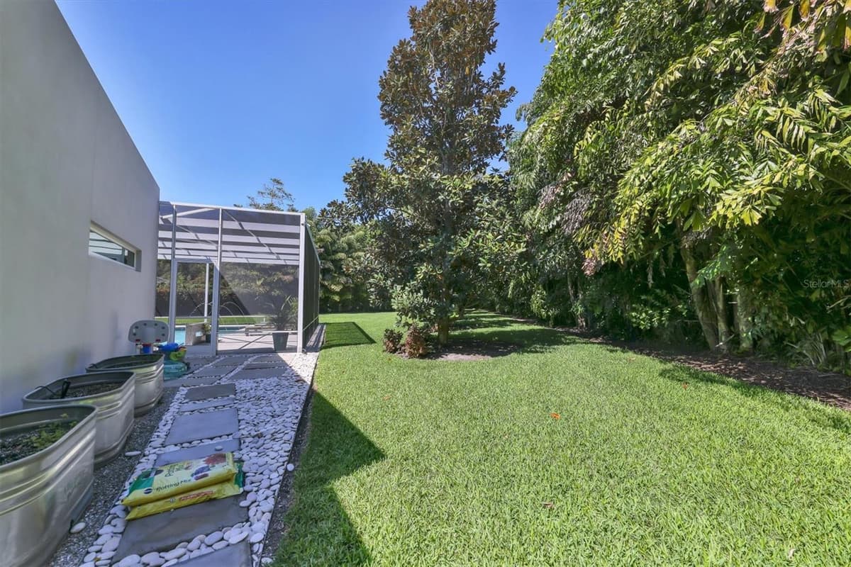1556 EASTBROOK DRIVE — photo 43 of 58