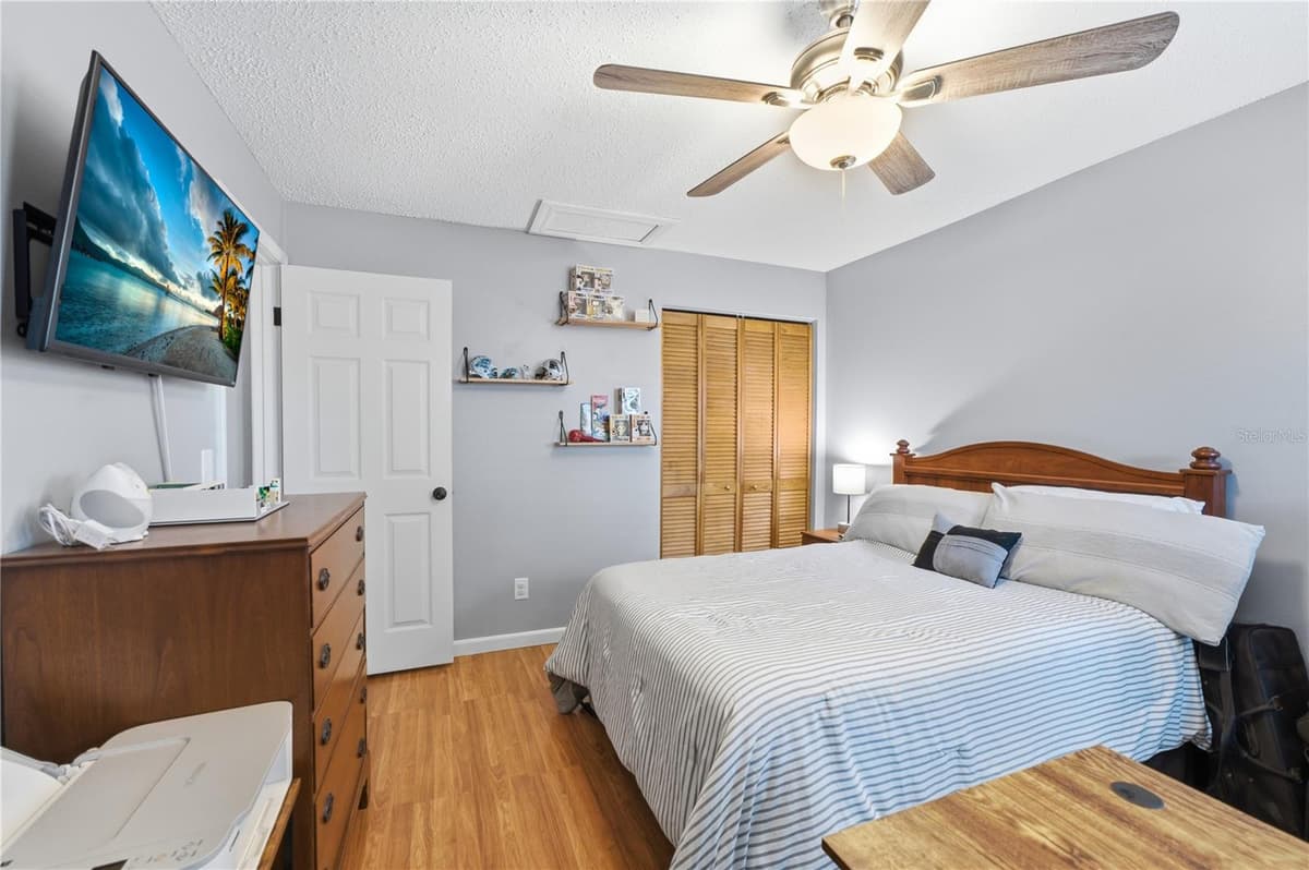 407 SOUTH AVENUE — photo 17 of 28