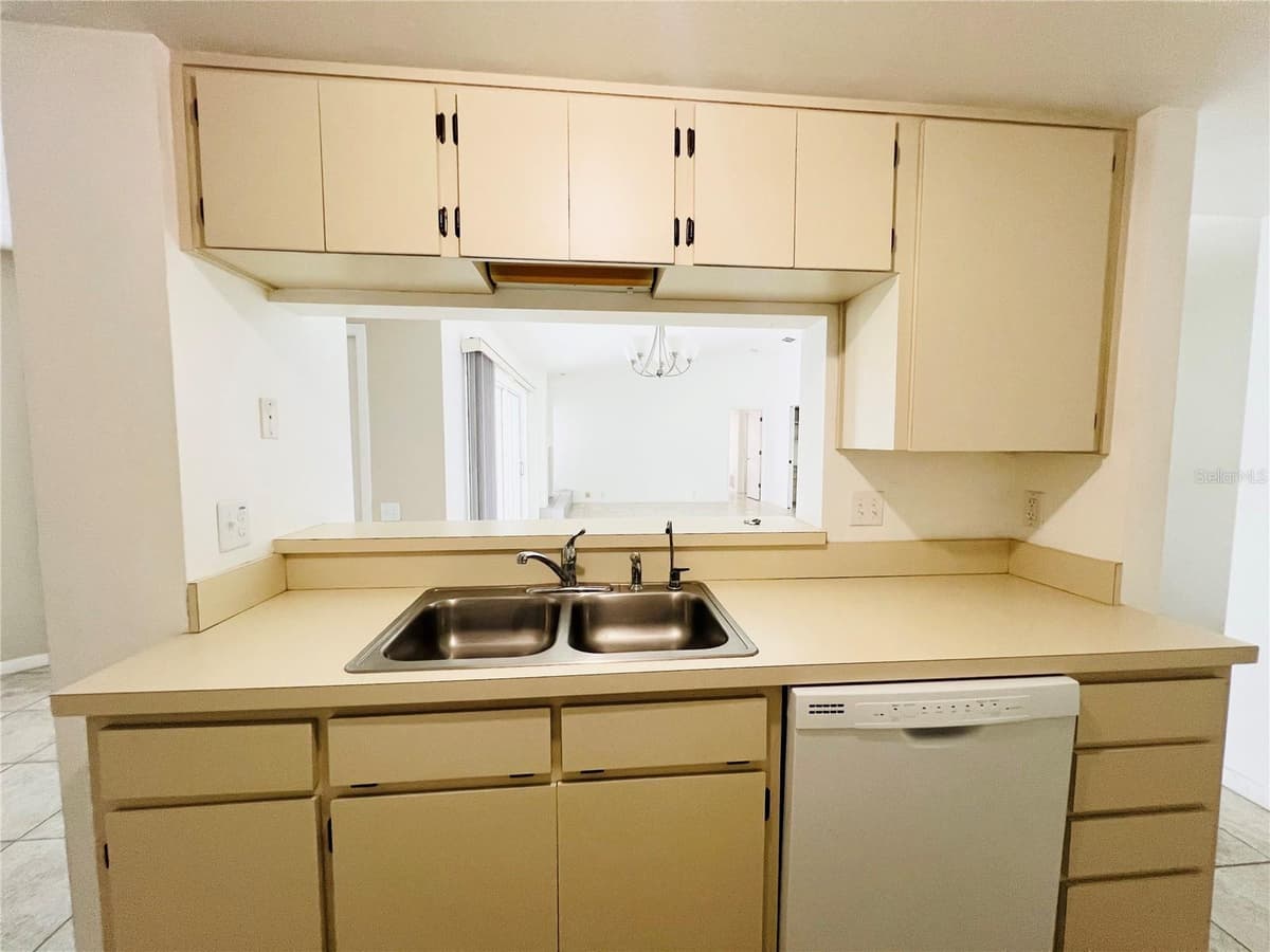 13636 DUNWOODY COURT — photo 10 of 45