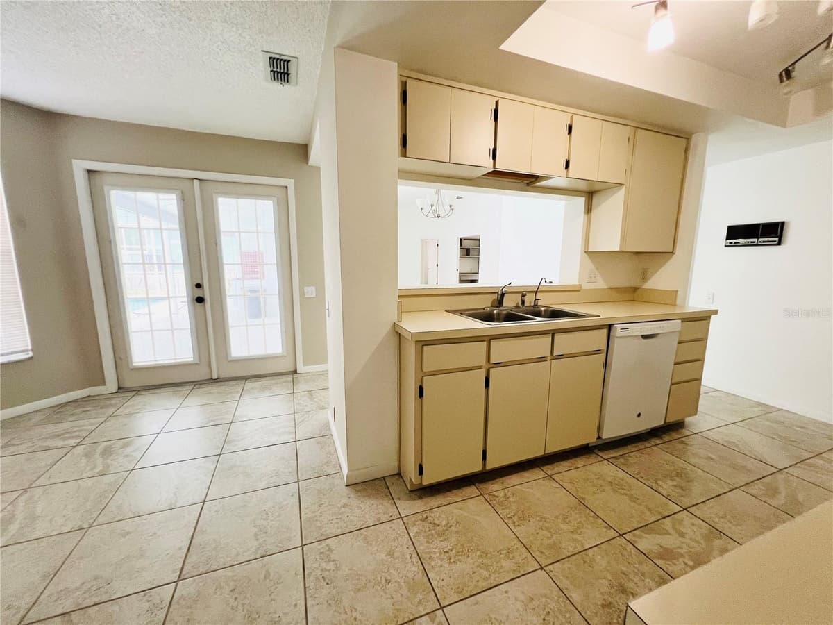 13636 DUNWOODY COURT — photo 14 of 45